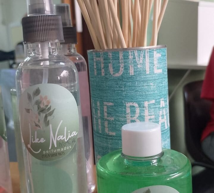 Spray, vidro e varetas para aromatizadores.